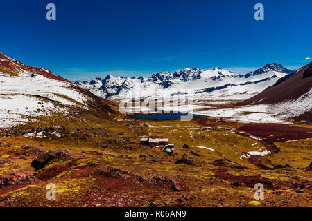 La chaîne de montagne, dans les Andes, le Pérou, Amérique du Sud Banque D'Images