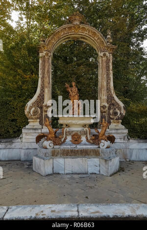 Vue verticale de la Fontaine de Cérès déesse de l'agriculture dans les jardins du palais royal de la Granja de San Ildefonso, Segovia, Espagne Banque D'Images