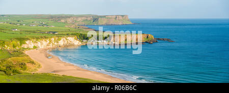 White Park Bay Beach, dans le comté d'Antrim Coast, l'Ulster (Irlande du Nord, Royaume-Uni, Europe Banque D'Images