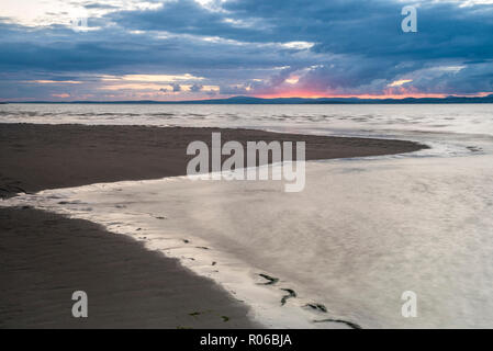 La baie de Morecambe au coucher du soleil, Lancashire, Angleterre, Royaume-Uni, Europe Banque D'Images