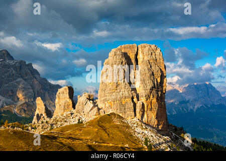 Dolomites, UNESCO World Heritage Site, Cortina d'Ampezzo, Cinque Torri peaks, province de Belluno, Vénétie, Italie, Europe Banque D'Images