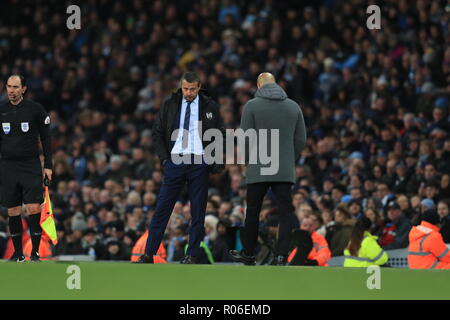 Gestionnaire de Fulham Ilaria Jokanovic a l'air abattu au cours de la quatrième série, tasse cire en match à l'Etihad Stadium, Manchester. Banque D'Images