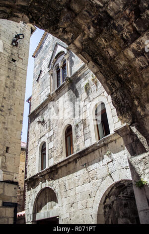 Ruelles de ville méditerranéenne. Trogir. La Croatie. Banque D'Images