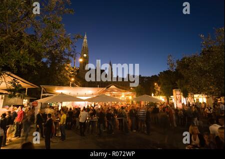 Wien, Opernfilmfestival - Chateau de Vienne, Musique Film Festival en face de l'hôtel de ville Banque D'Images