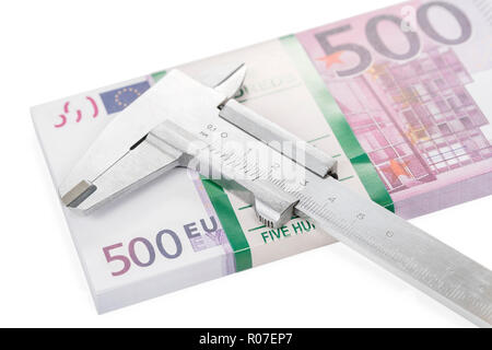 Ensemble d'euro argent et pied à coulisse sur le dessus isolé sur fond blanc Banque D'Images