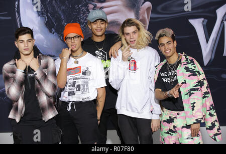 Assister à des célébrités e première mondiale de "VENOM" au Regency Village Theatre. Comprend : PrettyMuch Où : Westwood, California, United States Quand : 01 Oct 2018 Crédit : Brian à/WENN.com Banque D'Images