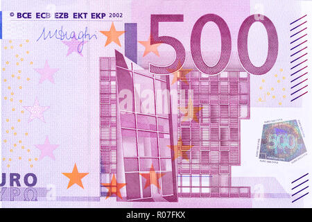 Photo Gros plan d'une pièce de cinq cents euros note. Banque D'Images