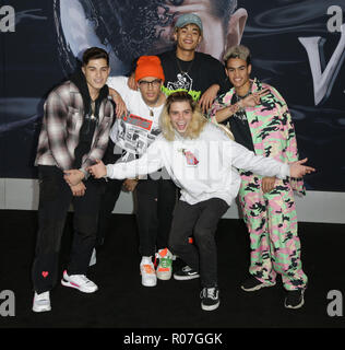 Assister à des célébrités e première mondiale de "VENOM" au Regency Village Theatre. Comprend : PrettyMuch Où : Westwood, California, United States Quand : 01 Oct 2018 Crédit : Brian à/WENN.com Banque D'Images