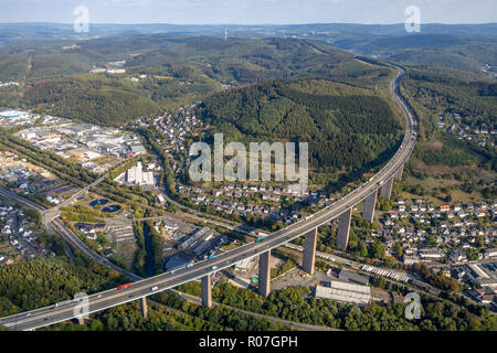 Vue aérienne, un pont entre l'autoroute a45 et Niederschelden Hengsbach, Niederschelden, Sieg, Siegen, Düren, Siegerland, Amérique du Rhine-West Banque D'Images