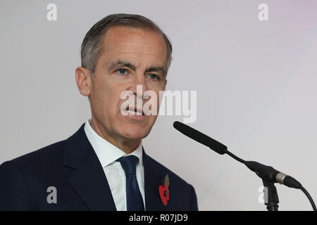 Le gouverneur de la Banque d'Angleterre, Mark Carney, parle lors de l'annonce du nouveau billet de 50 livres sterling en polymère, au Musée des sciences de Kensington, Londres.Le nouveau billet de 50 livres sterling sera présenté par un scientifique britannique éminent, et les membres du public sont invités à proposer des nominations. Banque D'Images