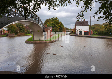 Hawkesbury Junction, AKA Sutton Stop : la fin de la North Oxford Canal et sa jonction avec le canal de Coventry : Warwickshire, Angleterre, Royaume-Uni (Wop) Banque D'Images