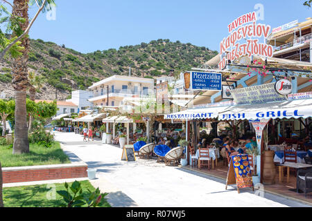 Tavernes sur promenade du port, Agia Galini, Rethimno Région, Crète (Crète), Grèce Banque D'Images