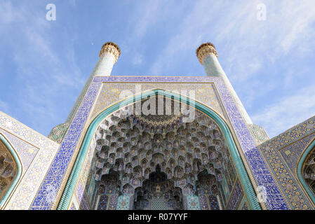 ISFAHAN, IRAN - Apr 25, 2015 : Blue Mosque - l'un des sites du patrimoine mondial de l'UNESCO Banque D'Images