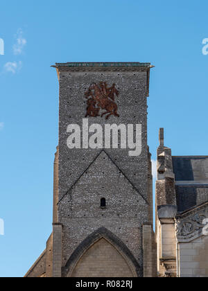 La Tour Charlemagne est un vestige d'une ancienne basilique dédiée à Saint Martin de Tours et situé à Tours, rue des Halles, dans le centre historique Banque D'Images