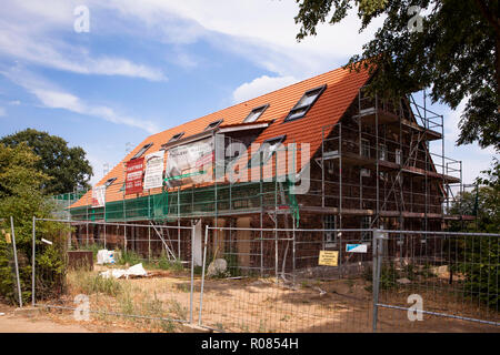 La reconstruction d'une ancienne ferme d'une maison d'habitation, Wesel, Allemagne. Umbau von alten Bauernhauses zu einem Wohnhaus, Wesel, Deutschland. Banque D'Images