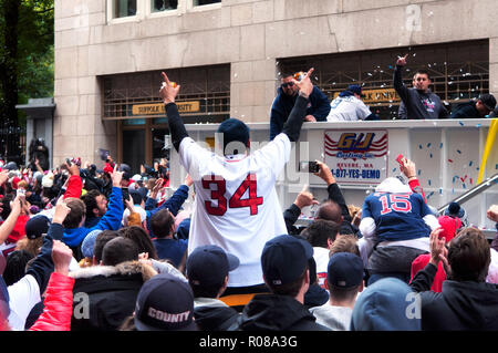 Boston, MA. Le 31 octobre 2018. Des milliers de fans attendant sur Tremont Street pour les Red Sox de Boston au Massachusetts parade de championnat. Banque D'Images