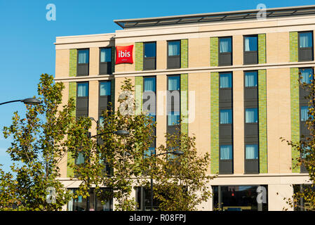 Le nouvel Ibis hôtel fait partie des grandes régénération de la gare principale région de Cambridge, Angleterre. UK. Banque D'Images