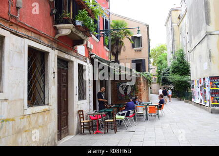 La photo reflex numérique HD de Venise, Italie. Toutes les photos sont prises dans la vraie Venise Italie. Vous pouvez voir le Grand Canal, bateaux, lieux, bâtiments. A voir Banque D'Images