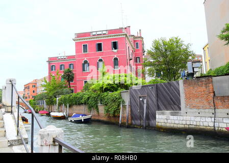 La photo reflex numérique HD de Venise, Italie. Toutes les photos sont prises dans la vraie Venise Italie. Vous pouvez voir le Grand Canal, bateaux, lieux, bâtiments. A voir Banque D'Images