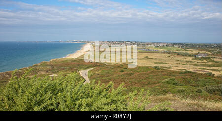 Southbourne et sa plage, vue de l'Hengistbury Head, Dorset, England, UK. Banque D'Images