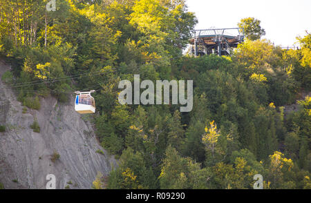 Téléphériques Crossing Chutes Montmorency près de Québec, Québec, Canada Banque D'Images