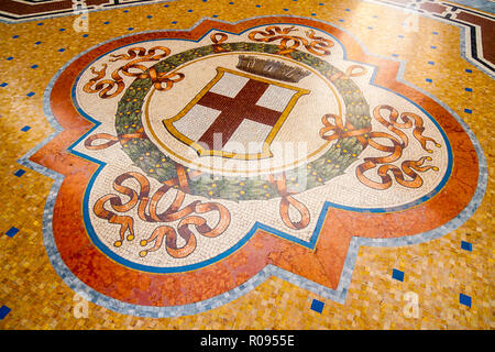 Mosaïque sur le plancher de la galerie Vittorio Emanuele illustrant les armoiries de Milan, Italie Banque D'Images