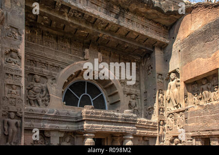 Façade d'entrée de grotte grottes Ajanta à 19, près de Aurangabad, Maharashtra, Inde Banque D'Images