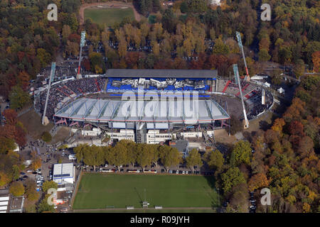 Aujourd'hui, c'est le dernier jeu de la vieille Wildparkstadion. La nouvelle construction du stade commence le 05.11.2018. GES / football / photos aériennes dernier match au KSC Wildparkstadion, KSC - Wuerzbueger Kickers, 03.11.2018 / Football : Football 3e Ligue : Vue aérienne de Karlsruhe Stade Stade Stade Wildpark, Karlsruhe, Novembre 03, 2018 | dans le monde entier Banque D'Images