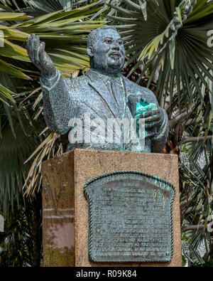 Nassau, New Providence, Bahamas. 16 janvier, 2009. Buste de Sir Milo Boughton Butler, premier gouverneur général des Bahamas, se dresse au centre-ville de Nassau, aux Bahamas. Credit : Arnold Drapkin/ZUMA/Alamy Fil Live News Banque D'Images
