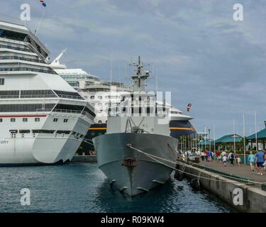 Nassau, New Providence, Bahamas. 16 janvier, 2009. La Force de défense royale des Bahamas, navires de patrouille extracôtiers pour l'HMBS Bahamas (P-60) à quai dans le port de Nassau, capitale des Bahamas et une destination de croisière populaire. Credit : Arnold Drapkin/ZUMA/Alamy Fil Live News Banque D'Images