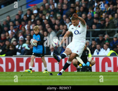 Londres, Royaume-Uni. 06Th Nov, 2018. Owen Farrell de l'Angleterre pendant 183 International entre l'Angleterre et l'Afrique du Sud au stade de Twickenham, Londres, Angleterre le 03 Nov 2018. Action Crédit : Foto Sport/Alamy Live News Banque D'Images