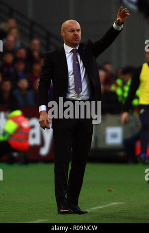 Londres, Royaume-Uni. 06Th Nov, 2018. Burnley Manager Sean Dyche en action. Premier League, West Ham United v Burnley au stade de Londres, Queen Elizabeth Olympic Park de Londres le samedi 3 novembre 2018. Ce droit ne peut être utilisé qu'à des fins rédactionnelles. Usage éditorial uniquement, licence requise pour un usage commercial. Aucune utilisation de pari, de jeux ou d'un seul club/ligue/dvd publications pic par Steffan Bowen/Andrew Orchard la photographie de sport/Alamy live news Crédit : Andrew Orchard la photographie de sport/Alamy Live News Banque D'Images