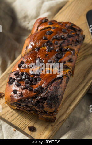 Babka pain au chocolat maison doux prêt à manger Banque D'Images