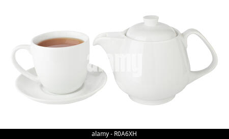 Tasse de thé et une théière isolé sur fond blanc Banque D'Images