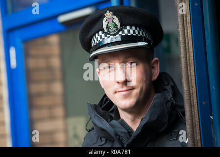 Inspecteur en chef Robertson Davie St Leonards au poste de police, Bonfire Night interview Banque D'Images