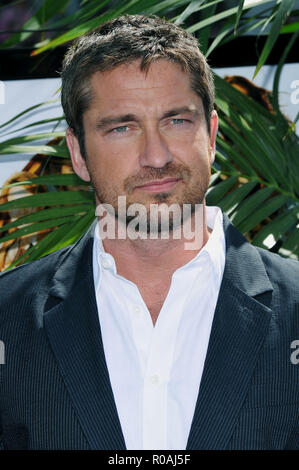 Gerard Butler @ premiere de l'île de Nim au Chinese Theatre de Los Angeles. Contact ButlerGerard headshot eye 018 Red Carpet Event, Vertical, USA, Cinéma, Célébrités, photographie, Bestof, Arts, Culture et divertissement, Célébrités Topix fashion / Vertical, Best of, événement dans la vie d'Hollywood, Californie - Tapis rouge et en backstage, USA, Cinéma, Célébrités, cinéma, télévision, Célébrités célébrités musique, photographie, Arts et culture, Bestof, divertissement, Topix headshot, vertical, une personne, à partir de l'an 2008, enquête tsuni@Gamma-USA.com Banque D'Images