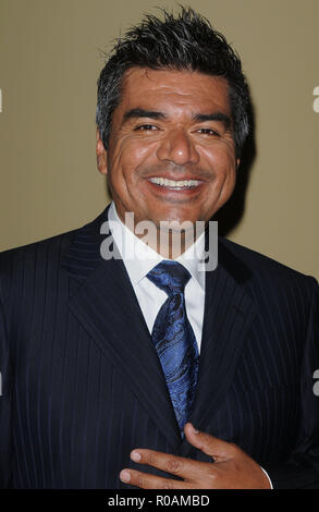 George Lopez - Padres Contra el Cancer S, 8e El Sueno De Esperanza au Kodak Grand Ballroom à Los Angeles. Lopezgeorge 13 13 Red Carpet Event, Vertical, USA, Cinéma, Célébrités, photographie, Bestof, Arts, Culture et divertissement, Célébrités Topix fashion / Vertical, Best of, événement dans la vie d'Hollywood, Californie - Tapis rouge et en backstage, USA, Cinéma, Célébrités, cinéma, télévision, Célébrités célébrités musique, photographie, Arts et culture, Bestof, divertissement, Topix headshot, vertical, une personne, à partir de l'an 2008, enquête tsuni@Gamma-USA.com Banque D'Images