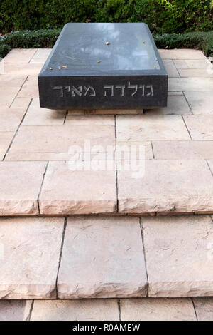 Le lieu de sépulture de quatrième premier ministre d'Israël, Golda Meier né américain. Sur le Mont Herzl à Jérusalem, Israël. Banque D'Images