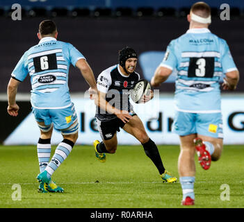 2 novembre, stade Liberty , Swansea, Pays de Galles ; pro Guinness 14's Ospreys Rugby Glasgow Warriors v ; Dan Evans des Balbuzards Crédit : Simon King/News Images Banque D'Images