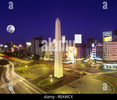 1997 OBÉLISQUE HISTORIQUE AVENIDA NUEVE DE JULIO À PLAZA DE REPUBLICA BUENOS AIRES ARGENTINE Banque D'Images