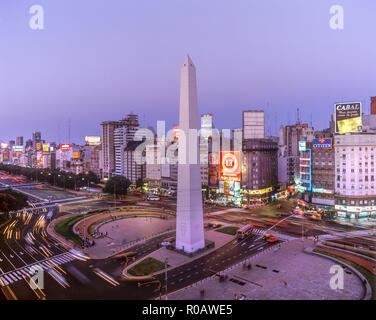 1997 OBÉLISQUE HISTORIQUE AVENIDA NUEVE DE JULIO À PLAZA DE REPUBLICA BUENOS AIRES ARGENTINE Banque D'Images