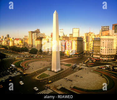 1997 OBÉLISQUE HISTORIQUE AVENIDA NUEVE DE JULIO À PLAZA DE REPUBLICA BUENOS AIRES ARGENTINE Banque D'Images