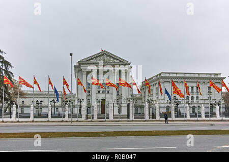 SKOPJE, RÉPUBLIQUE DE MACÉDOINE - février 24, 2018 : Construction du gouvernement de la République de Macédoine dans la ville de Skopje, République de Macédoine Banque D'Images