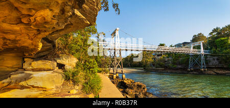 Pont suspendu au-dessus de la baie de persil réserver dans Vaucluse, Sydney, New South Wales, Australia Banque D'Images