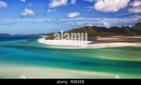 Lagune de Whitehaven Beach en Whitsunday Islands de mer de Corail, Australie. Destination touristique populaire pour une expérience unique grand Bareer reef, prictin Banque D'Images