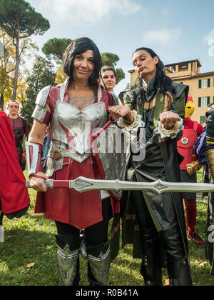 Particidants à la « Lucca Comics & Games », une conférence annuelle sur les comics et les jeux à Lucques, en Toscane, en Italie Banque D'Images