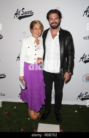 LA PREMIERE POUR TOUS : Yeardley Smith Square avec Jonathan Rosenthal, où : Westwood, California, United States Quand : 02 Oct 2018 Credit : FayesVision/WENN.com Banque D'Images