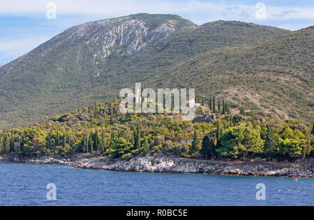 Croatie - La côte et les chapelles près de Trpanj, village de l'Peliesac péninsule. Banque D'Images