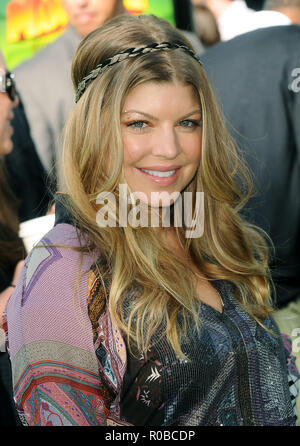 Fergie - Madagascar : Escape 2 Africa Premiere au Westwood Village Theatre de Los Angeles. Fergie 29B Red Carpet Event, Vertical, USA, Cinéma, Célébrités, photographie, Bestof, Arts, Culture et divertissement, Célébrités Topix fashion / Vertical, Best of, événement dans la vie d'Hollywood, Californie - Tapis rouge et en backstage, USA, Cinéma, Célébrités, cinéma, télévision, Célébrités célébrités musique, photographie, Arts et culture, Bestof, divertissement, Topix headshot, vertical, une personne, à partir de l'an 2008, enquête tsuni@Gamma-USA.com Banque D'Images