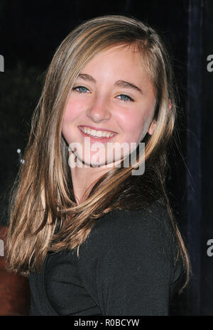 Rachel Fox arrivant à Les Chroniques de Spiderwick - la première au théâtre Paramount sur le Lot à Los Angeles. smileFoxRachel headshot eye contact 29 Red Carpet Event, Vertical, USA, Cinéma, Célébrités, photographie, Bestof, Arts, Culture et divertissement, Célébrités Topix fashion / Vertical, Best of, événement dans la vie d'Hollywood, Californie - Tapis rouge et en backstage, USA, Cinéma, Célébrités, cinéma, télévision, Célébrités célébrités musique, photographie, Arts et culture, Bestof, divertissement, Topix headshot, vertical, une personne, à partir de l'an 2008, enquête tsun Banque D'Images